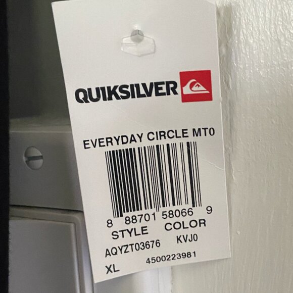 NWT Quicksilver Black with Logo XL Short Sleeve Shirt - Picture 2 of 4
